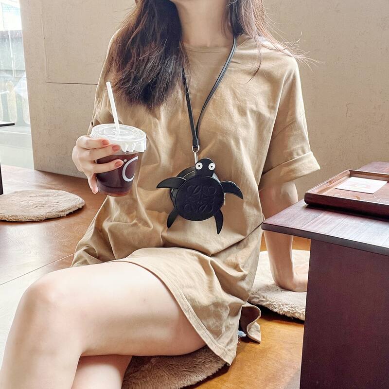 Loewe Black shoulder bag — AAA Quality Replica