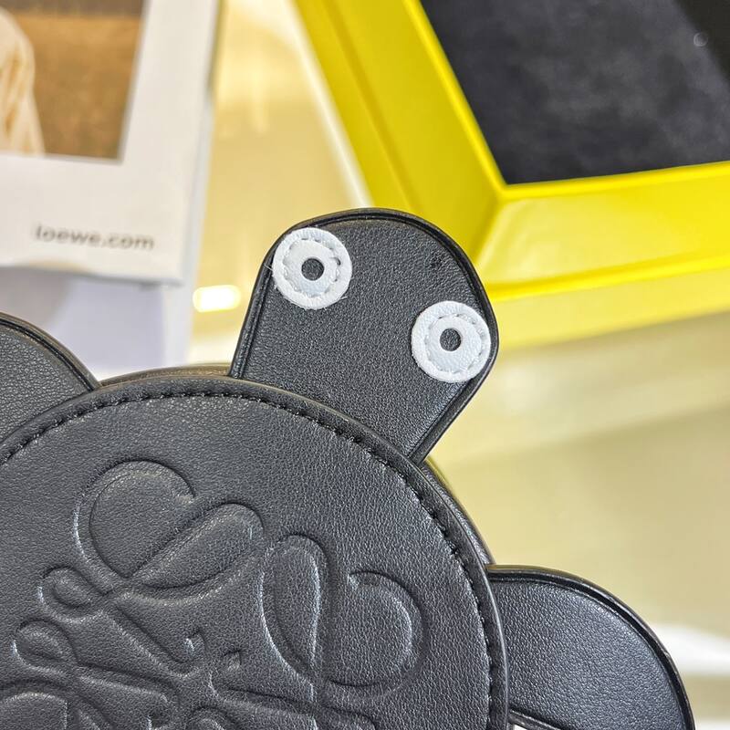 Loewe Black shoulder bag — AAA Quality Replica