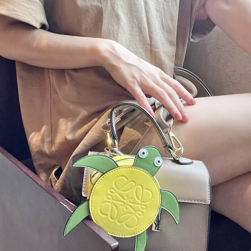 Loewe Green shoulder bag — AAA Quality Replica