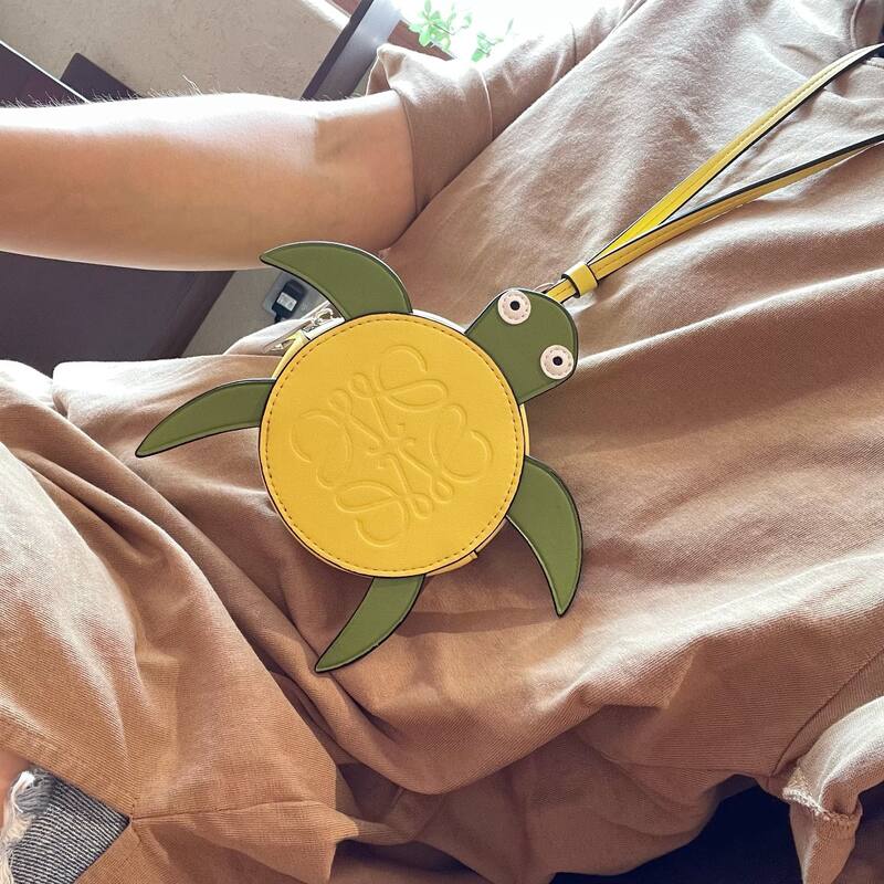 Loewe Green shoulder bag — AAA Quality Replica