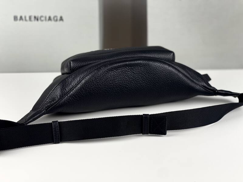 Balenciaga Black shoulder bag — AAA Quality Replica