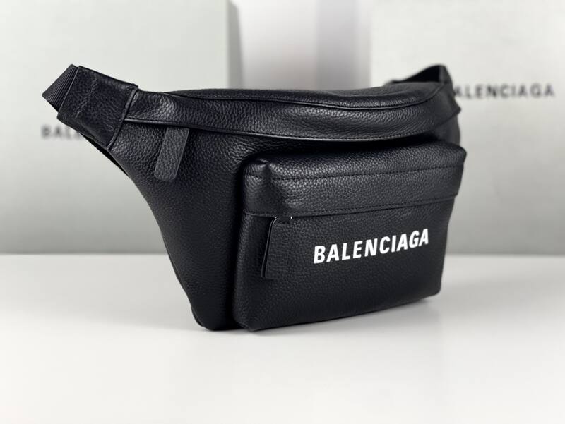 Balenciaga Black shoulder bag — AAA Quality Replica