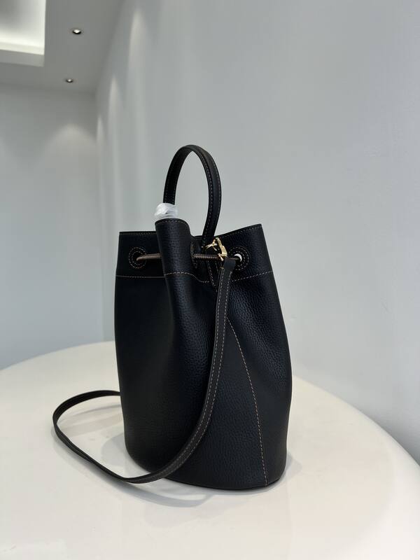 Burberry Black grained leather 26x26x16cm crossbody — 1:1 Replica