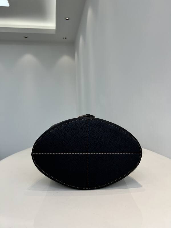 Burberry Black grained leather 26x26x16cm crossbody — 1:1 Replica