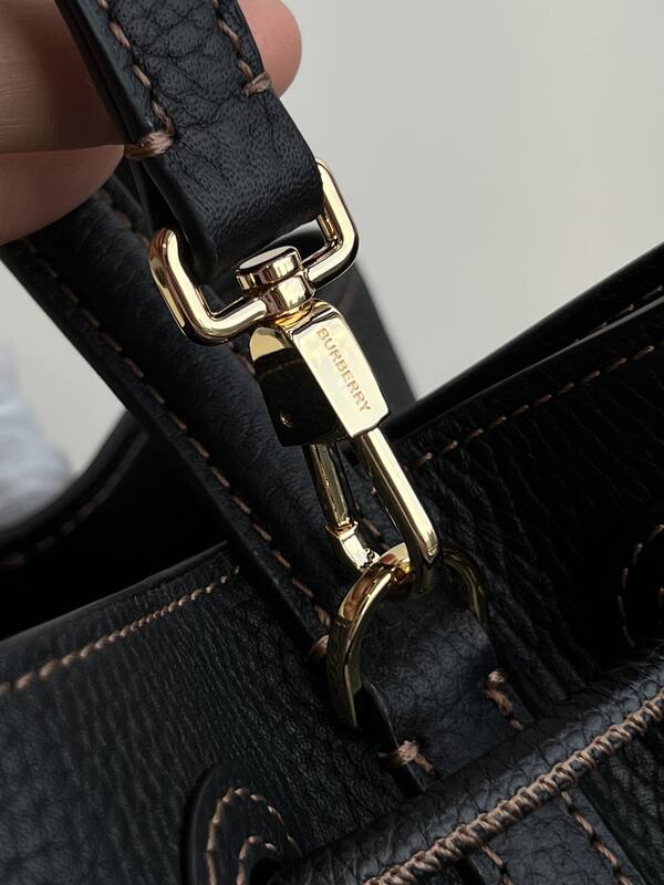 Burberry Black shoulder bag — Top Quality Replica