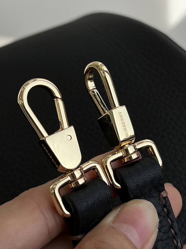 Burberry Black shoulder bag — Top Quality Replica