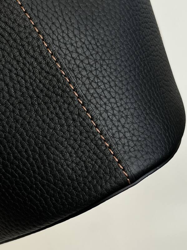 Burberry Calfskin shoulder bag — Premium Replica