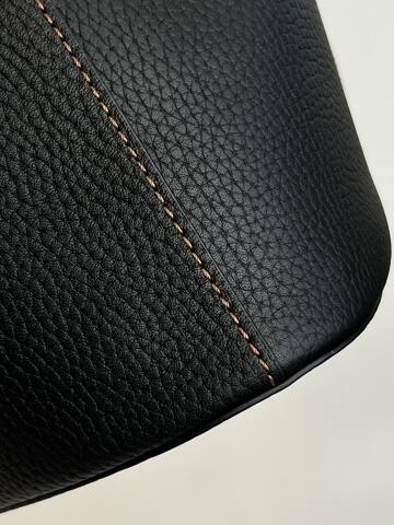 Burberry Calfskin shoulder bag Premium Replica