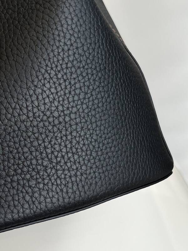 Burberry Calfskin shoulder bag — Premium Replica