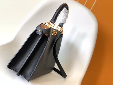 Fendi Peekaboo Black 33x22x14cm shoulder bag Premium Replica