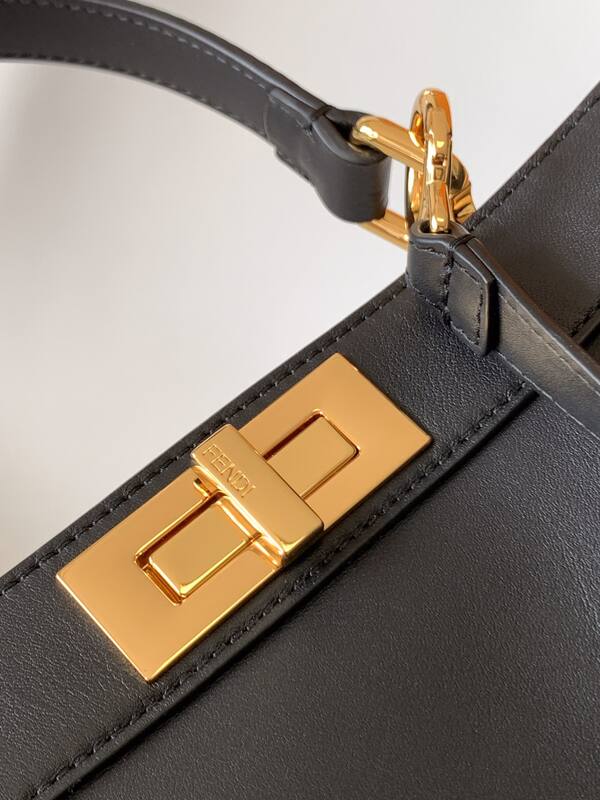 Fendi Peekaboo Black 33x22x14cm shoulder bag — Premium Replica