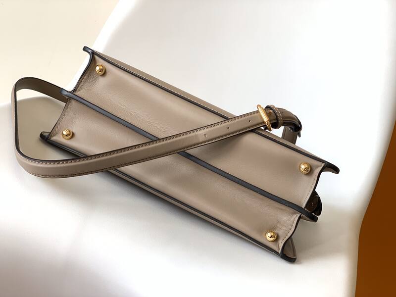 Fendi Peekaboo Beige 33x22x14cm shoulder bag — 1:1 Replica