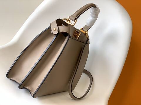 Fendi Peekaboo Beige 33x22x14cm shoulder bag 1 1 Replica