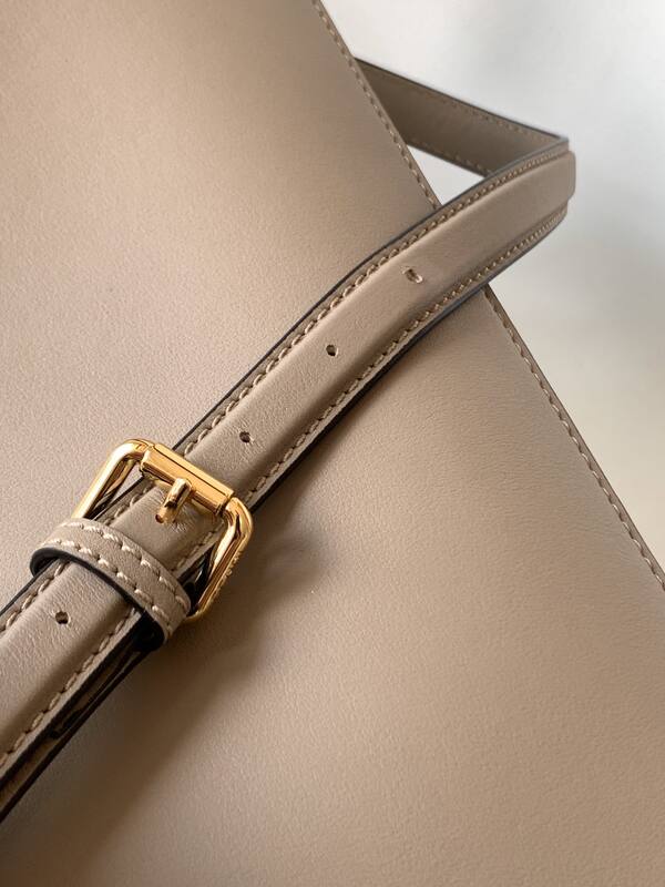 Fendi Peekaboo Beige 33x22x14cm shoulder bag — 1:1 Replica