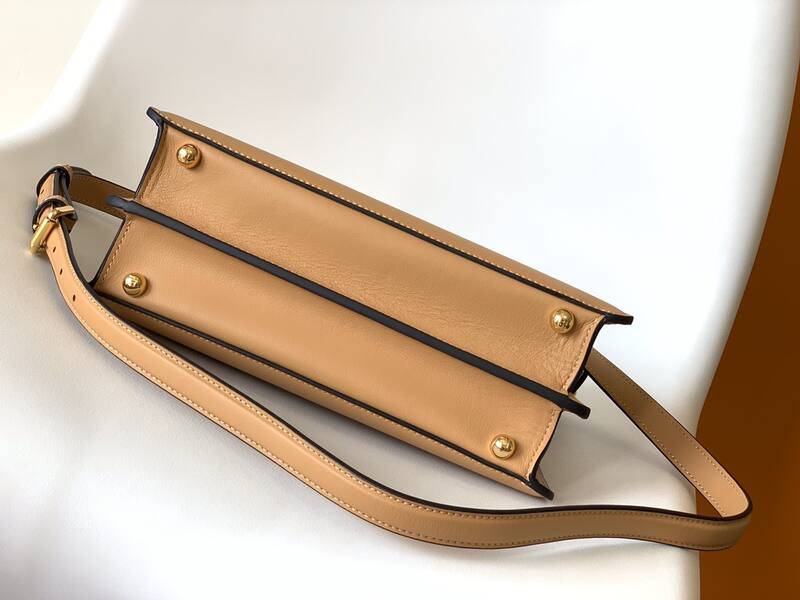 Fendi Peekaboo Beige 33x22x14cm shoulder bag — 1:1 Replica