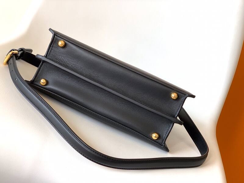 Fendi Peekaboo Black 33x22x14cm shoulder bag — Top Quality Replica