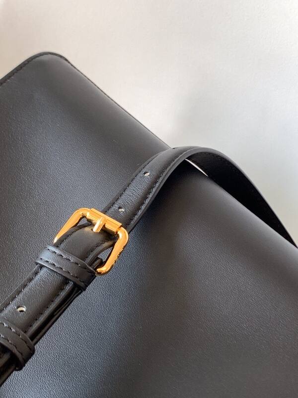 Fendi Peekaboo Black 33x22x14cm shoulder bag — Top Quality Replica