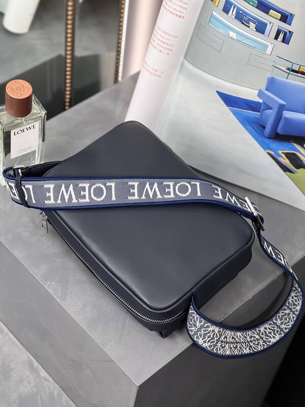 Loewe Red shoulder bag — AAA Quality Replica