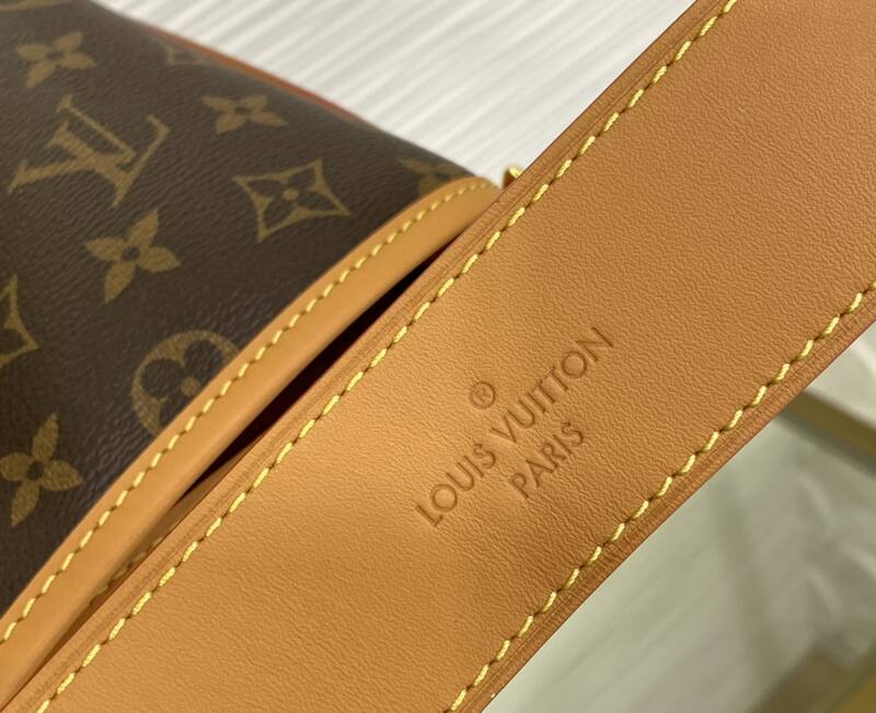 Louis Vuitton M46197 Monogram shoulder — AAA Quality Replica