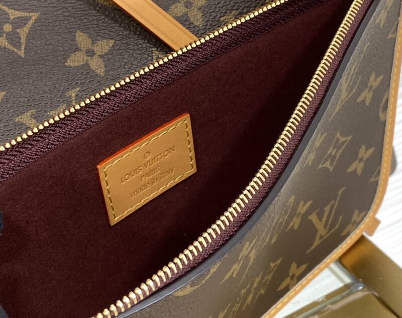 Louis Vuitton M46197 Monogram shoulder — AAA Quality Replica