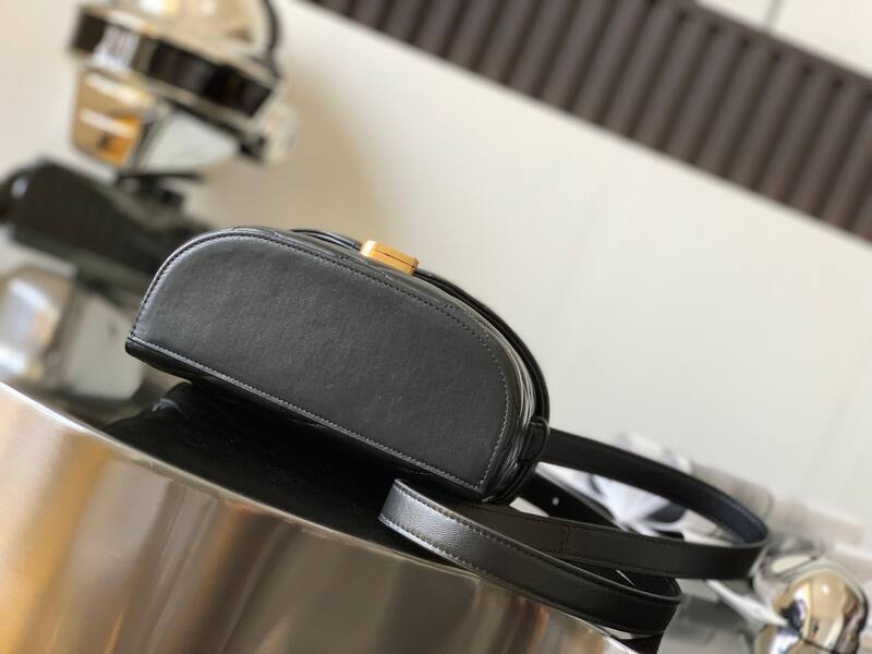 Saint Laurent everyday — 1:1 Replica