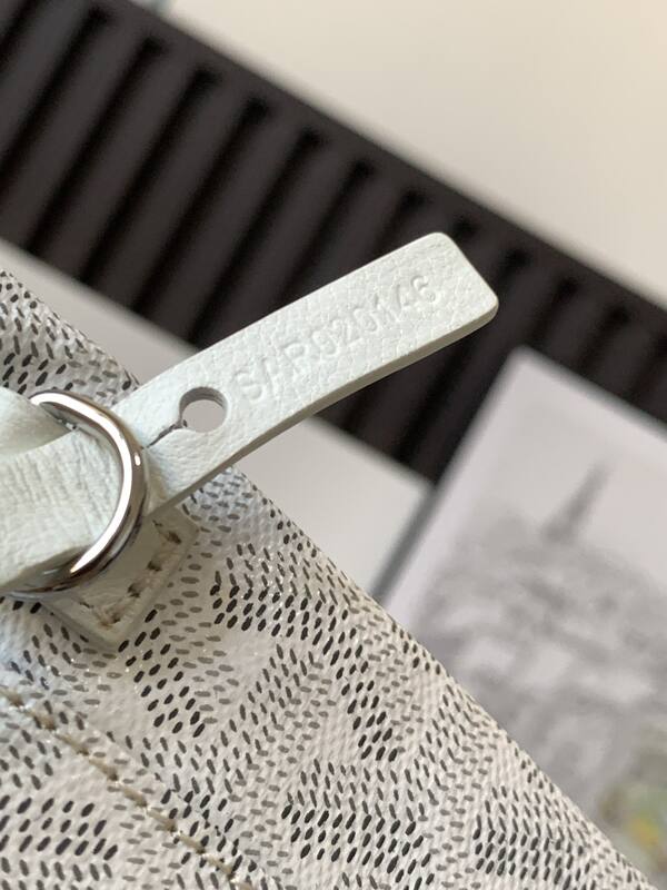 Goyard White shoulder bag — Top Quality Replica