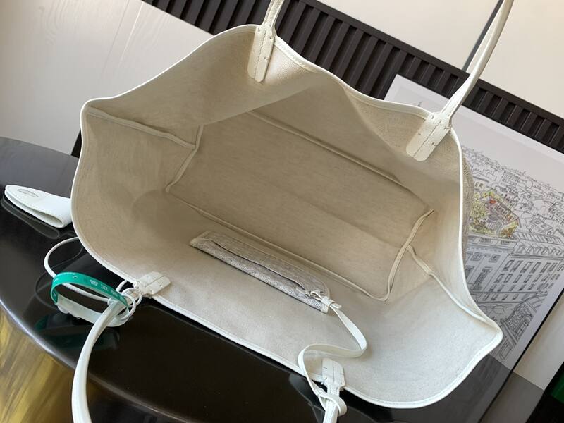 Goyard White shoulder bag — Top Quality Replica