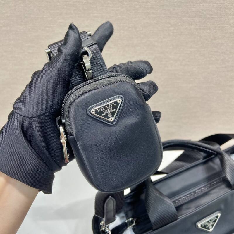 Prada Black shoulder bag — Top Quality Replica