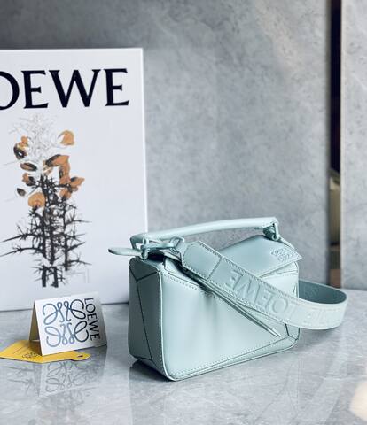 Loewe Blue 18x12cm shoulder bag 1 1 Replica