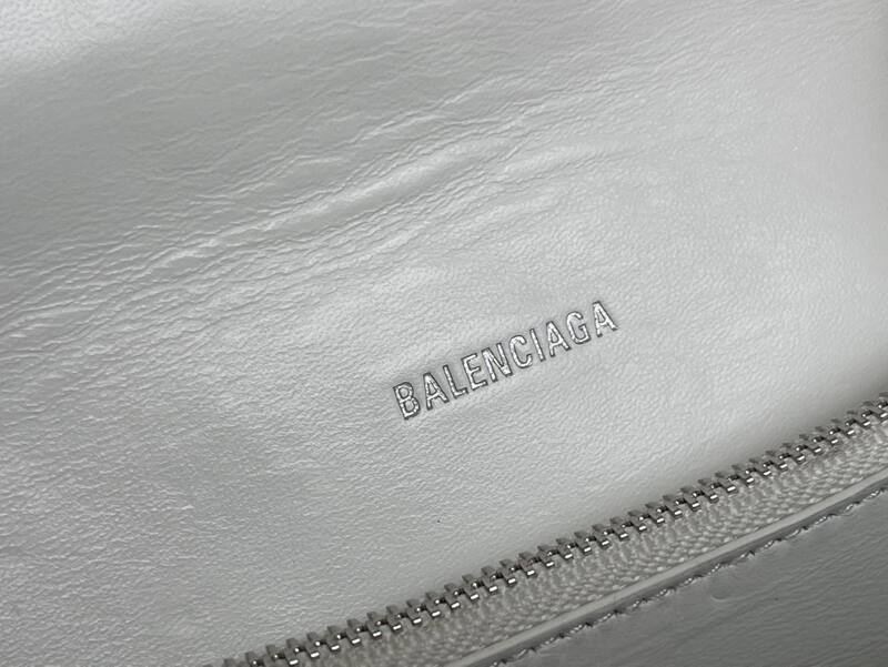 Balenciaga White 30x22x12cm shoulder bag — AAA Quality Replica