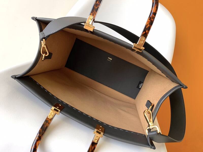 Fendi Gray 30x22x12cm shoulder bag — Premium Replica