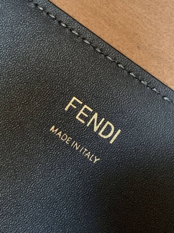 Fendi Gray 30x22x12cm shoulder bag — Premium Replica