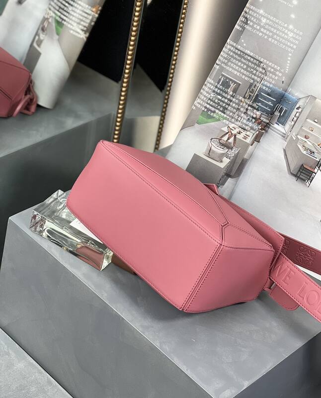 Loewe Pink 25x18x10cm shoulder bag — AAA Quality Replica