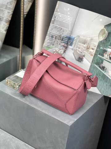 Loewe Pink 25x18x10cm shoulder bag AAA Quality Replica