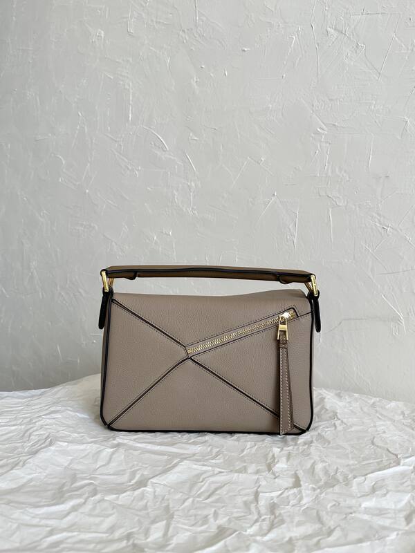 Loewe Beige 25x18x10cm shoulder bag — Top Quality Replica