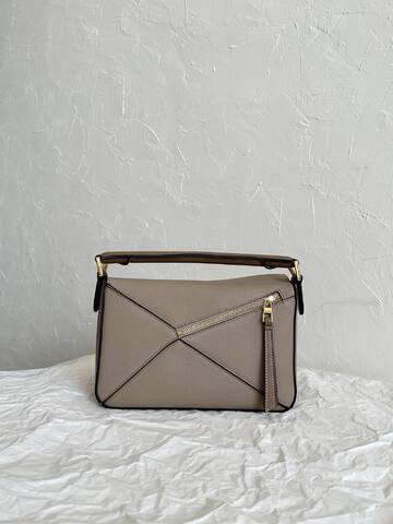 Loewe Beige 25x18x10cm shoulder bag Top Quality Replica