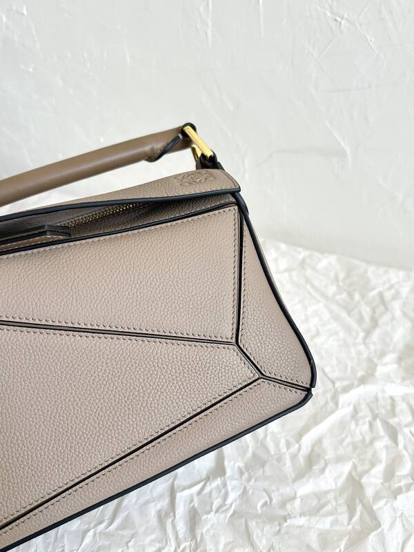 Loewe Beige 25x18x10cm shoulder bag — Top Quality Replica