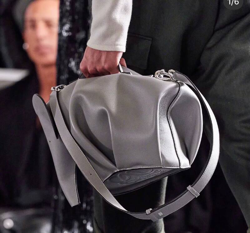 Loewe S11030 Calfskin shoulder bag — AAA Quality Replica