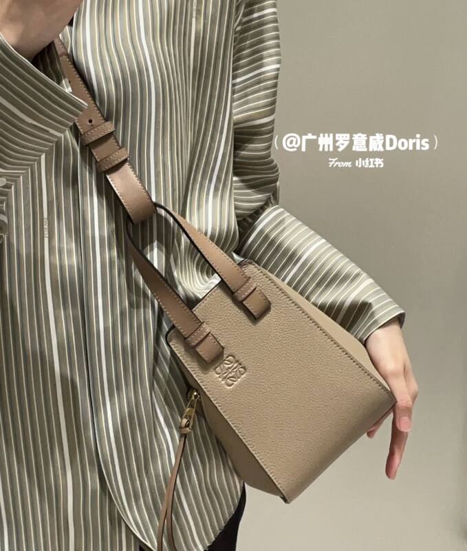 Loewe Beige 25x18x10cm shoulder bag — AAA Quality Replica