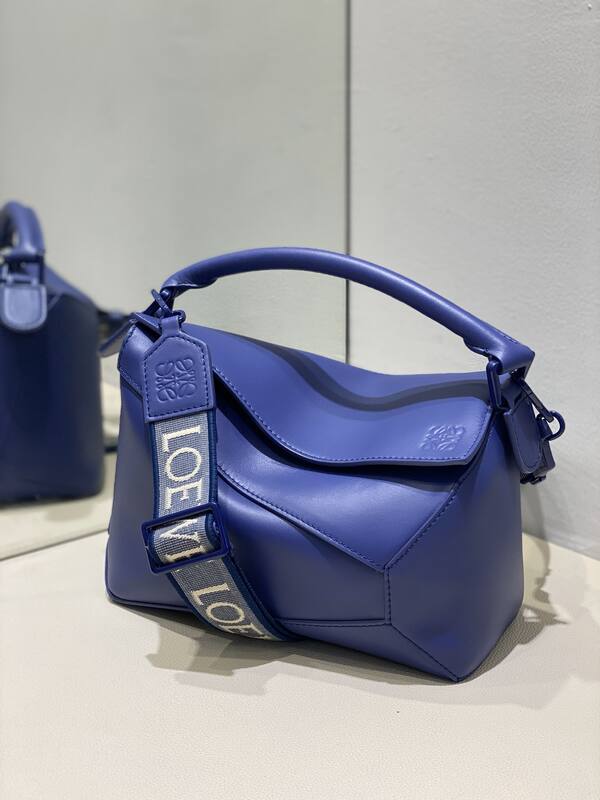 Loewe Blue 25x18x10cm shoulder bag — Premium Replica