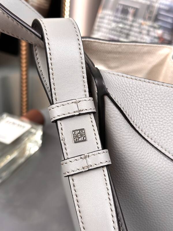 Loewe Gray 25x18x10cm shoulder bag — AAA Quality Replica
