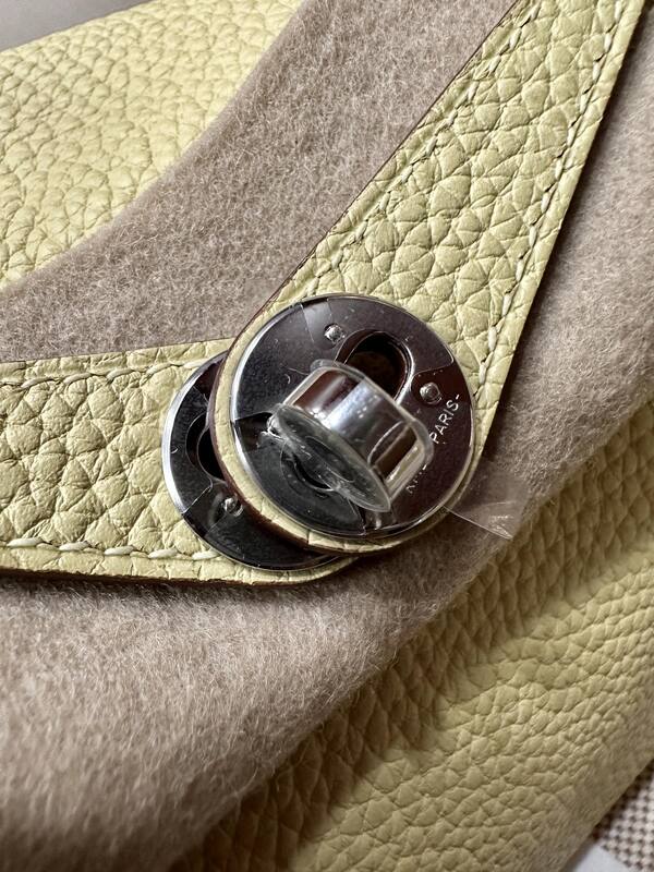 Hermes Lindy Pale yellow mini shoulder — Top Quality Replica