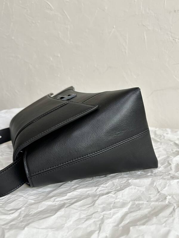 Balenciaga Black shoulder bag — 1:1 Replica