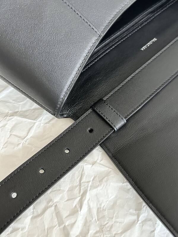 Balenciaga Black shoulder bag — 1:1 Replica