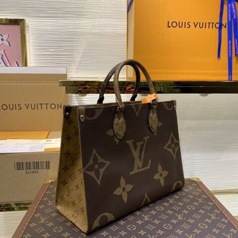 Louis Vuitton ONTHEGO Monogram medium tote Premium Replica