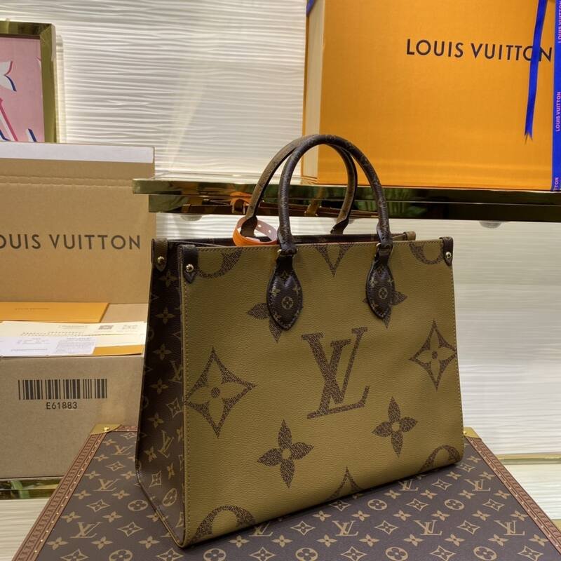 Louis Vuitton ONTHEGO Monogram medium tote — Premium Replica