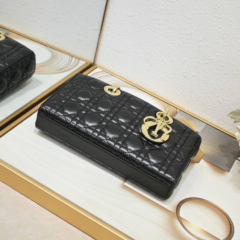 Dior Lady D-Joy Black 26 6 shoulder — 1:1 Replica