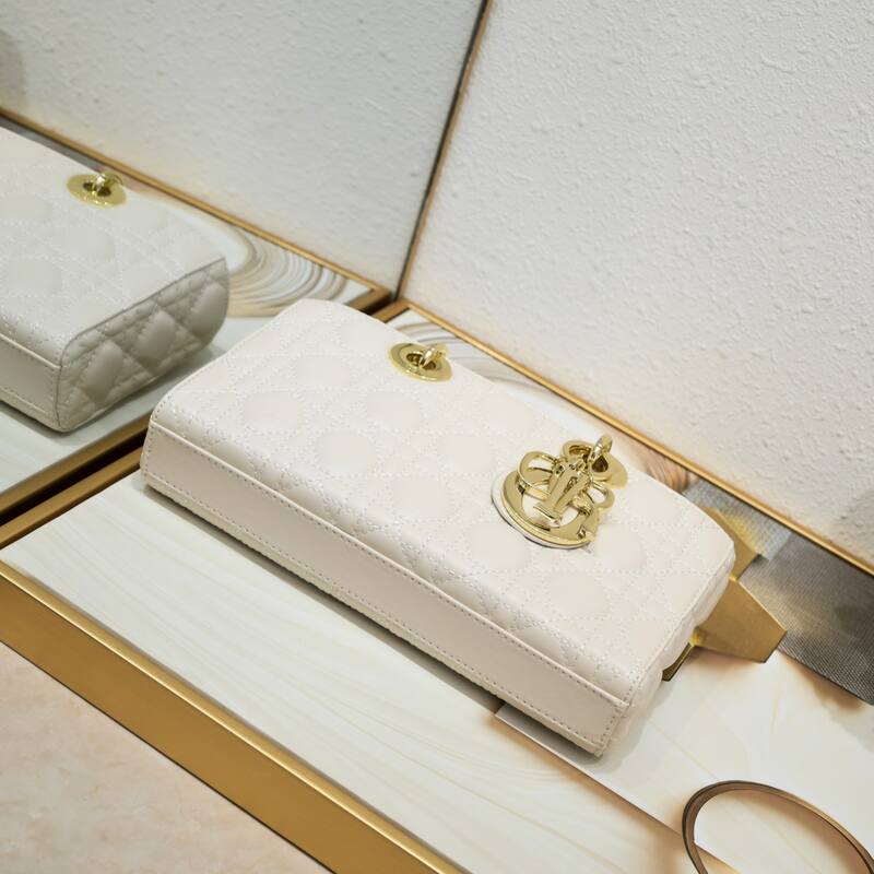 Dior Lady D-Joy White 26 6 shoulder — Premium Replica