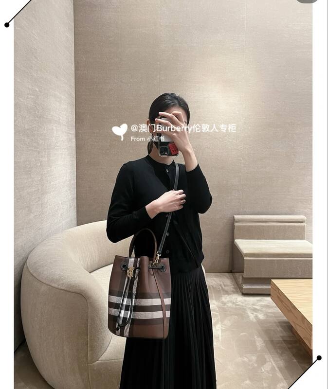 Burberry Brown 25x18x10cm shoulder bag — Top Quality Replica