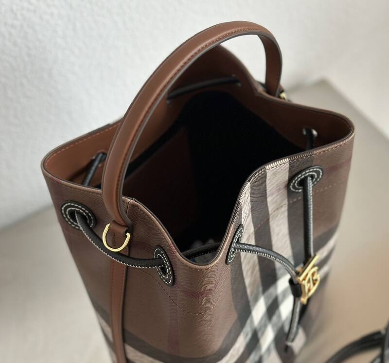 Burberry Brown 25x18x10cm shoulder bag — AAA Quality Replica